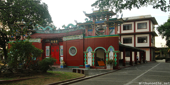Chinese temple Manila cemetery