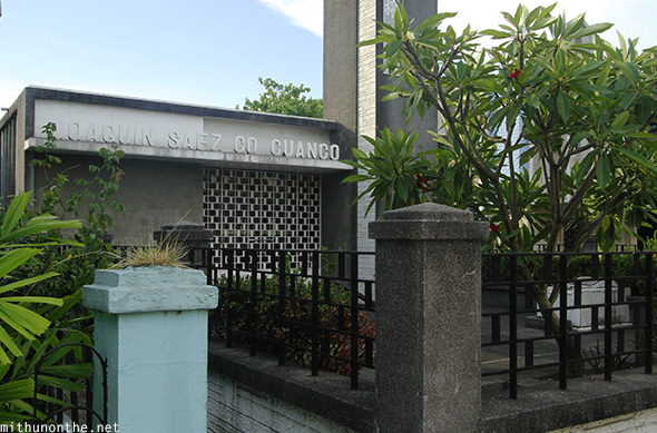 Filipino Chinese cemetery Manila