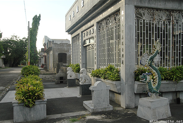 Houses Manila Chinese cemetery Philippines