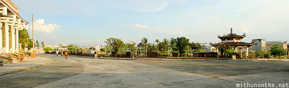 Manila Chinese cemetery road