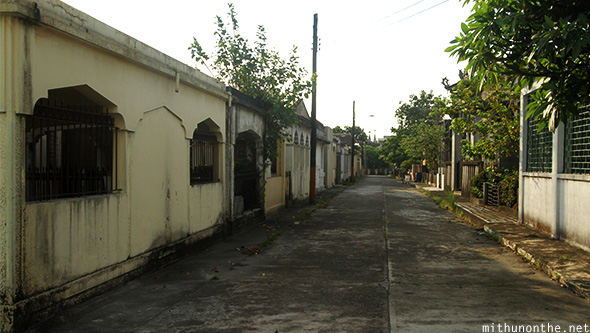 Poorer grave houses Manila Chinese