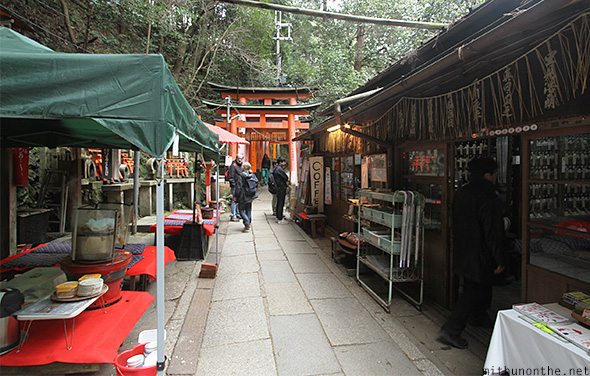 Stores Fushimi Inari taisha Kyoto