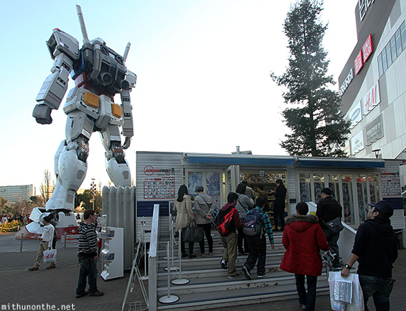 Gundam statue store Odaiba