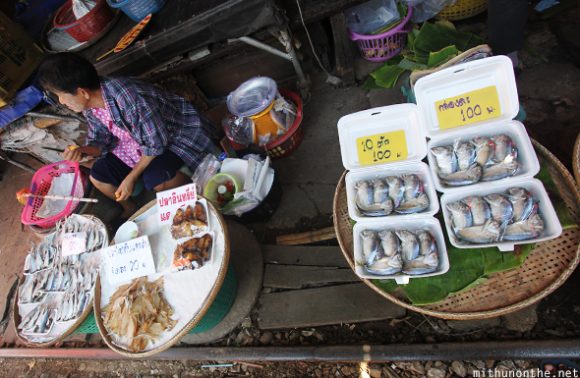 Talad Rom Hub streetside vendor Thailand