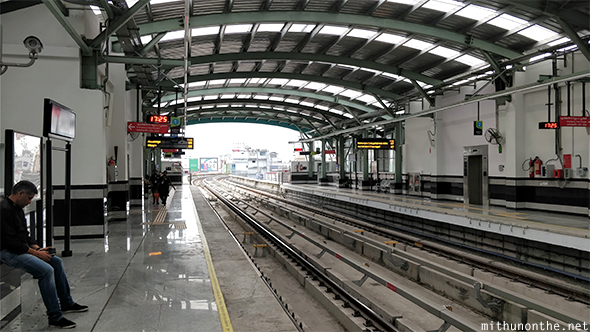 MG Road Kochi metro platform