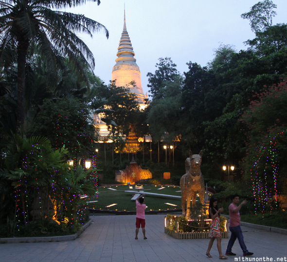 Wat Phnom evening