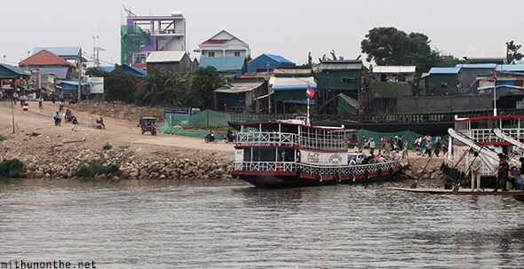 Ferry service Phnom Penh