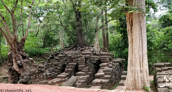 Stones Ta Keo Angkor park