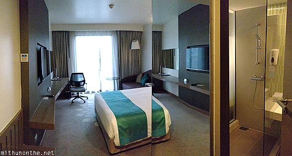 Holiday Inn Express Sukhumvit room