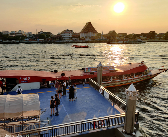 Rajinee pier Chao Phraya river boat