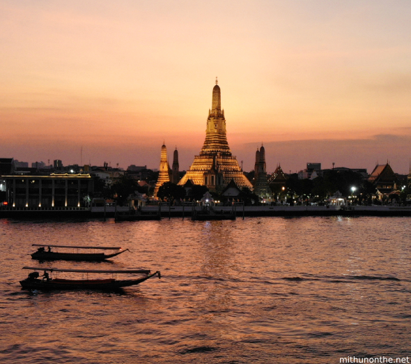 Wat Arun sunset boats Bangkok