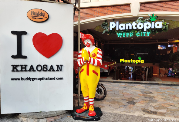 Ronald McDonald weed Khaosan road