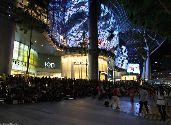 Singapore Ion Orchard mall road night