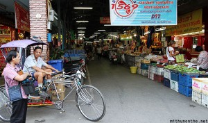 Thailand 2010: Heading to Chiang Rai by bus, Wat Jedyod and Golden ...