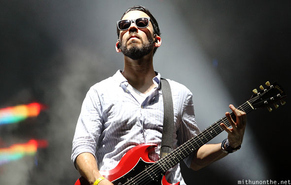 Mike Shinoda guitar Linkin Park concert Singapore F1