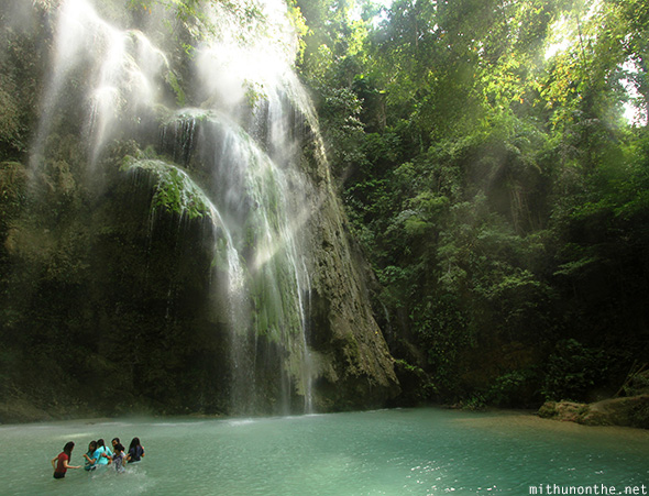 Philippines: Tumalog Falls; Oslob church, Cuartel